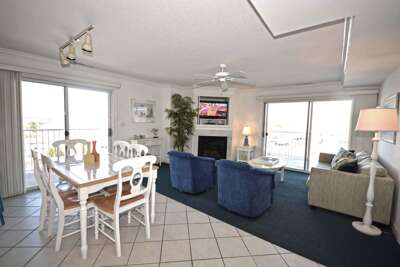 Lorelei 308 Living Room