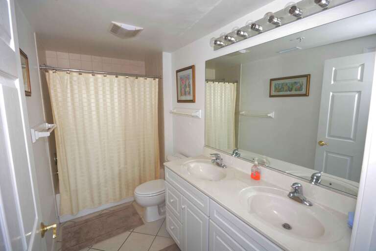 Master Bathroom Master Bathroom