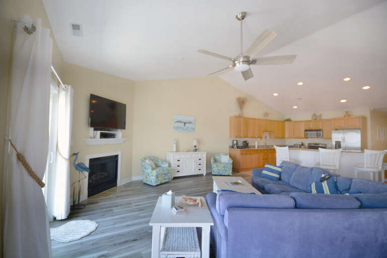 Mariner's Watch # 403 Living Area