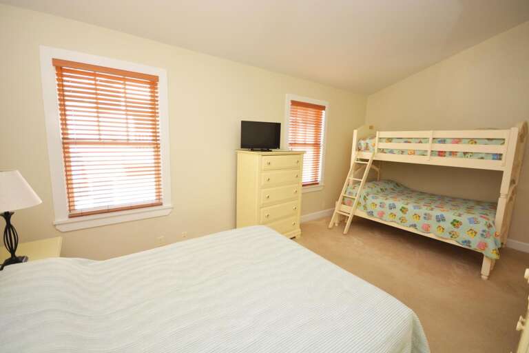 Second Bedroom with Queen & Pyramid  