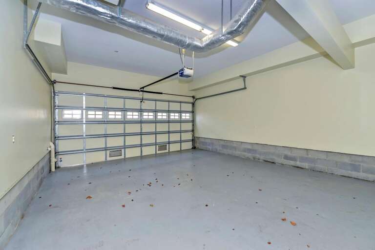 Garage at Sunburst 102