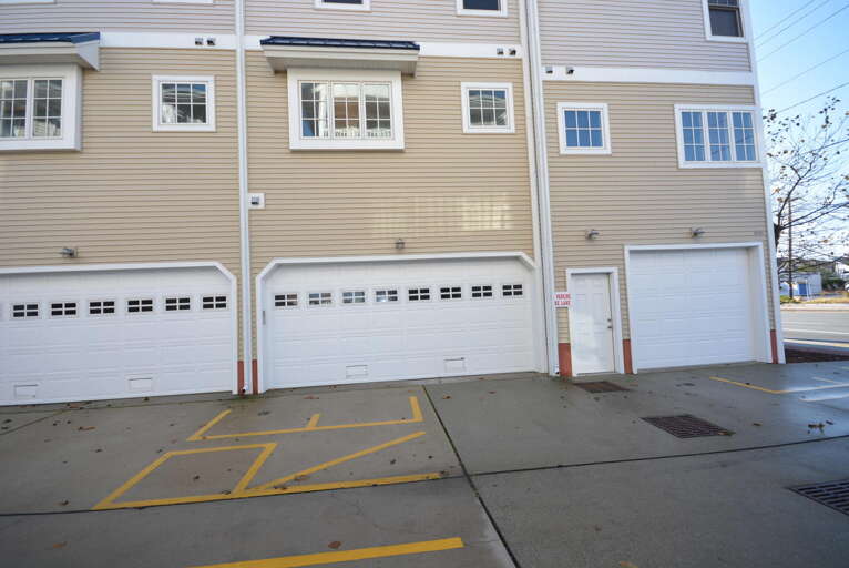 Garage at Sunburst 102