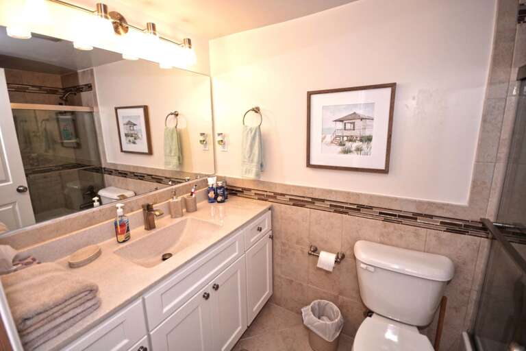 Full Bathroom in Third Floor Hall