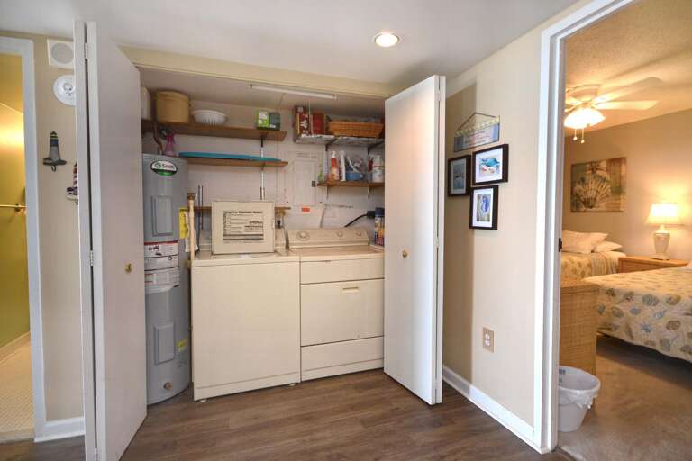 FULLSIZE-WASHER-AND-DRYER