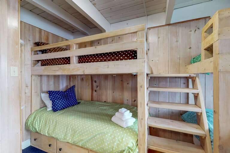 Third Bedroom with 2 Pyramid Bunk Beds