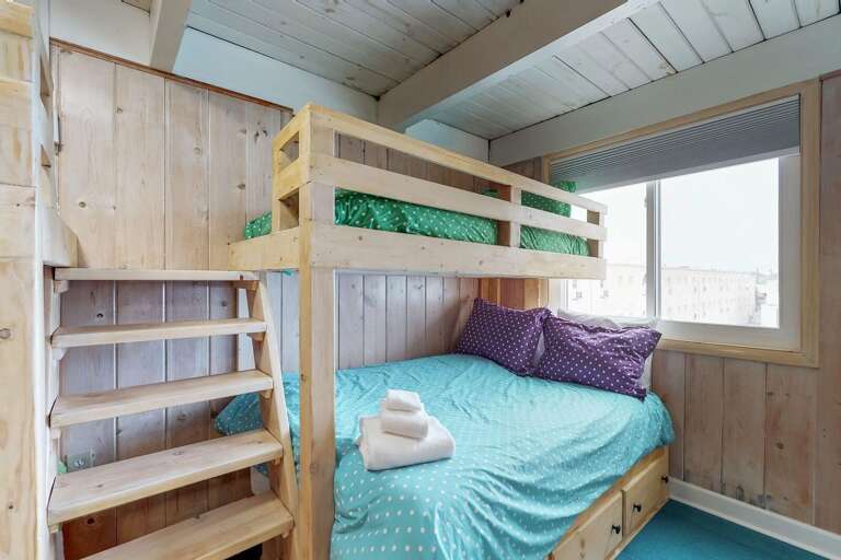 Third Bedroom with 2 Pyramid Bunk Beds