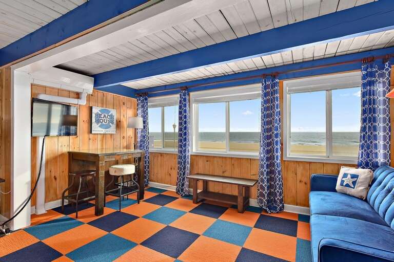 Oceanfront-King-Bedroom