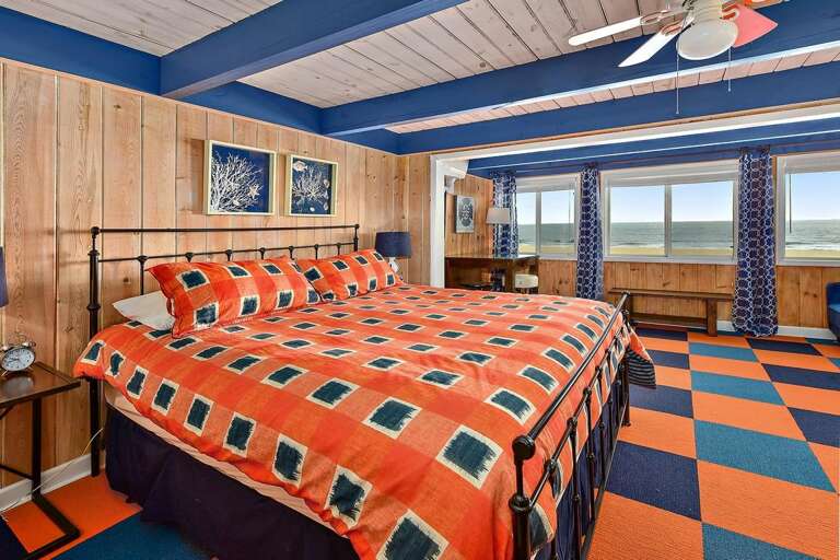 Oceanfront-King-Bedroom