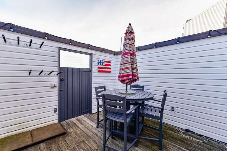 Rear-Sundeck Rear-Sundeck