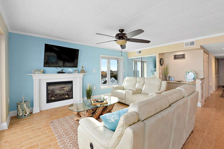 Versailles 303 Living Area