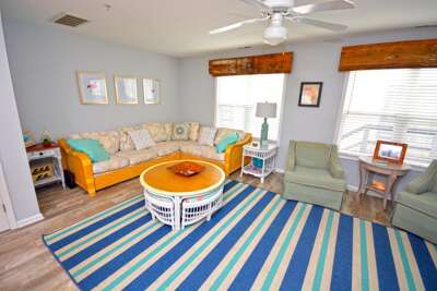 Living-Room Nowalk to Beach-B