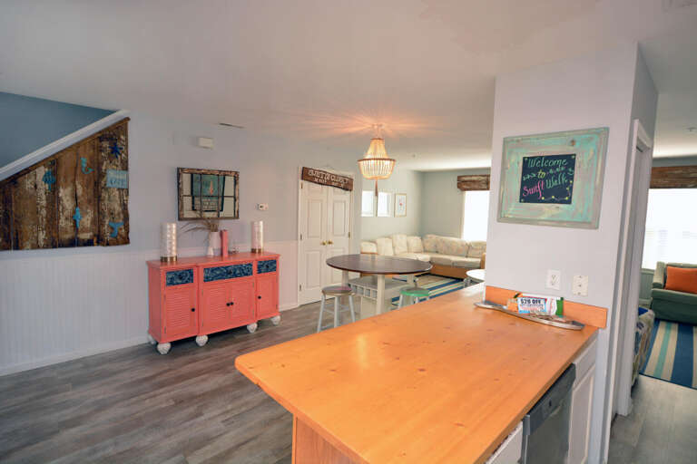 Nowalk to the Beach B Dining-Area Nowalk to the Beach B Dining-Area