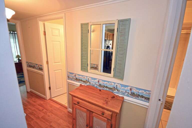 Balmoral 117A Hallway