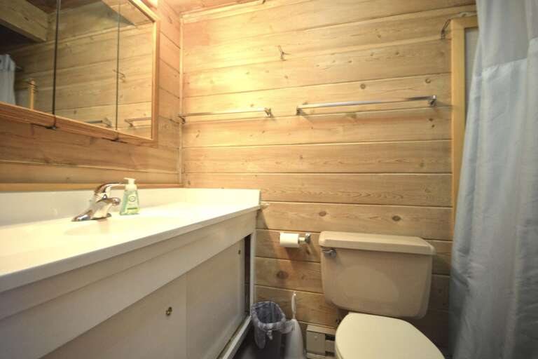 FULL-BATHROOM-UPSTAIRS