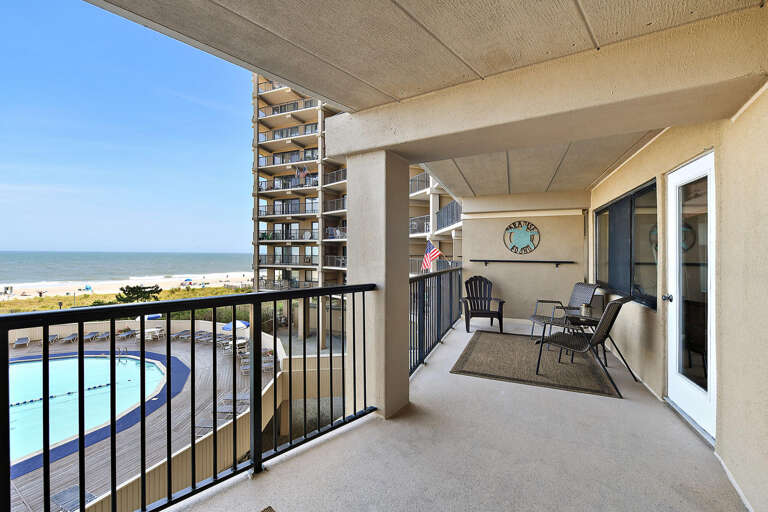 Large Oceanfront Balcony