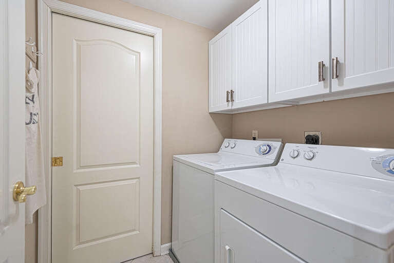 LAUNDRY-ROOM