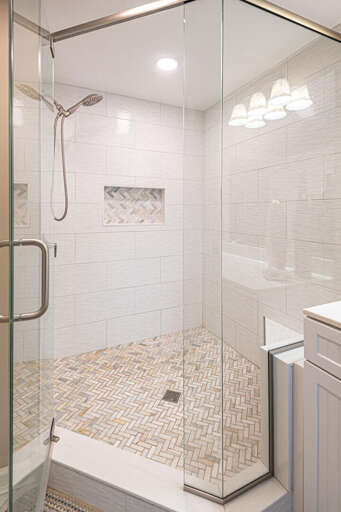 MASTER-BATHROOM