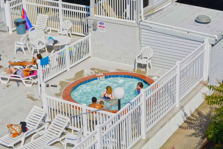 Kiddie-Pool-Tiffanie-by-the-Sea-Ocean-City