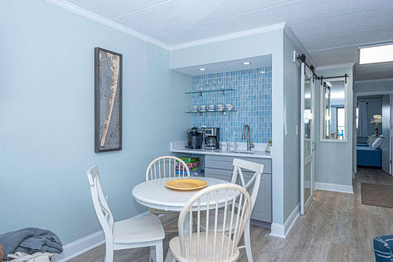 Oceanwalk 208- Breakfast Nook