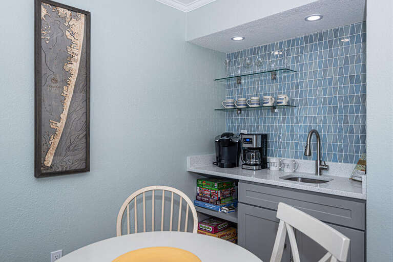 Oceanwalk 208- Breakfast Nook