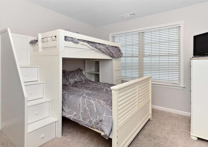 Bedroom 3 with Pyramid Bunk Bed