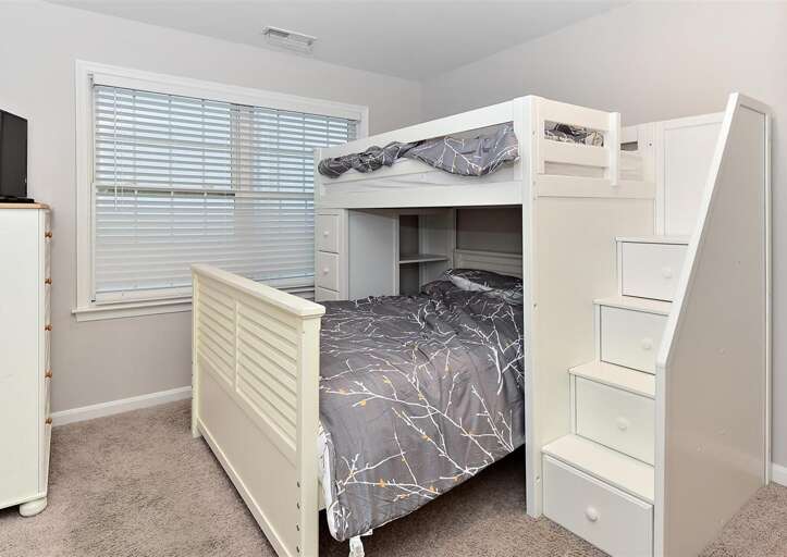 Bedroom 4 with Pyramid Bunk Bed