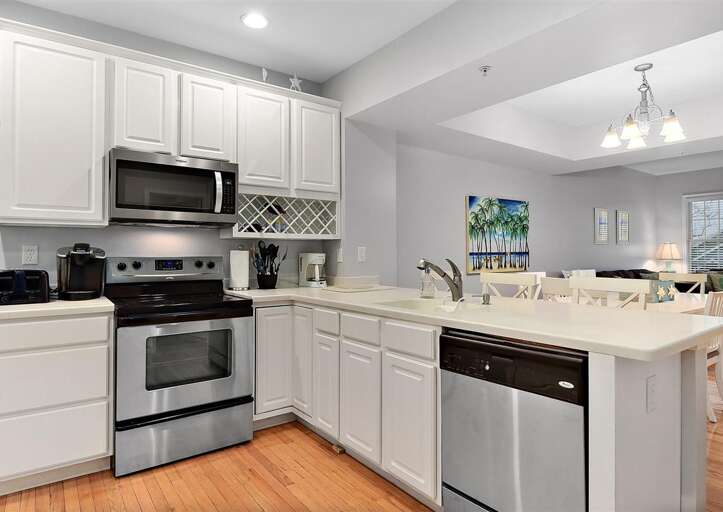 Boards Edge Villas Full-Size Kitchen