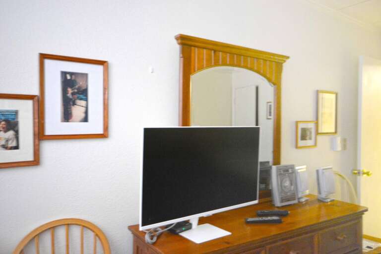 NEW LARER BEDROOM TV FOR STREAMING  NEW LARER BEDROOM TV FOR STREAMING