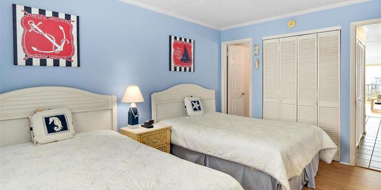 Bedroom with 2 Doubles Bedroom with 2 Doubles