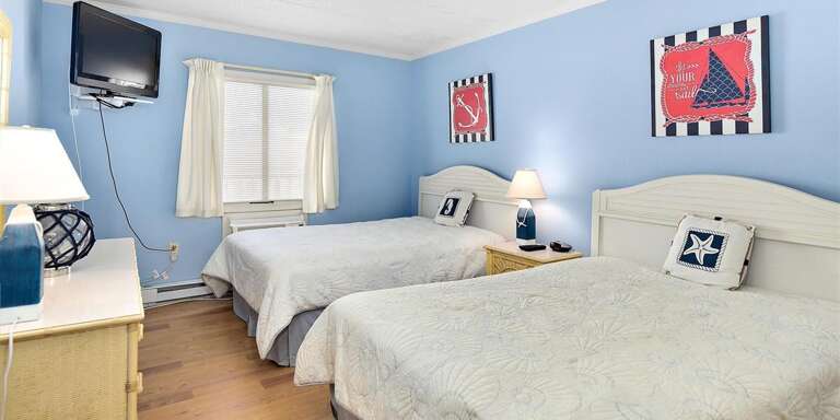 Bedroom with 2 Doubles