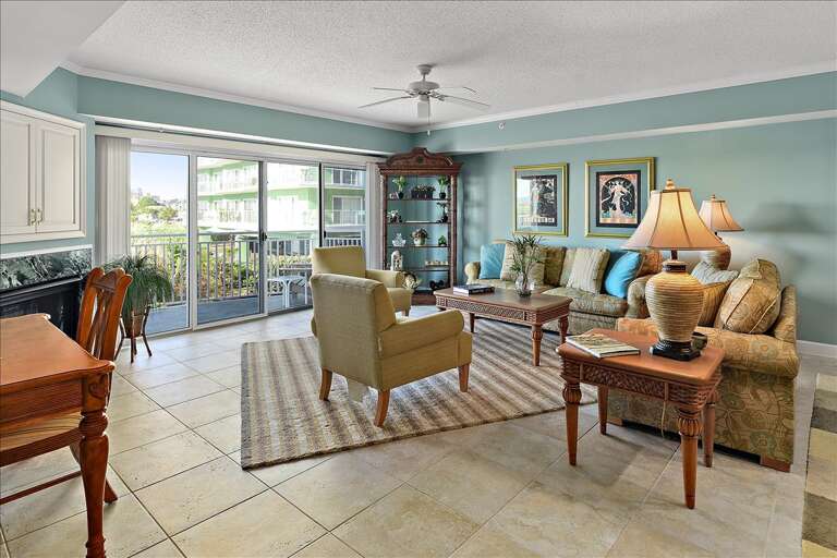 Bay One 101 - Living Area