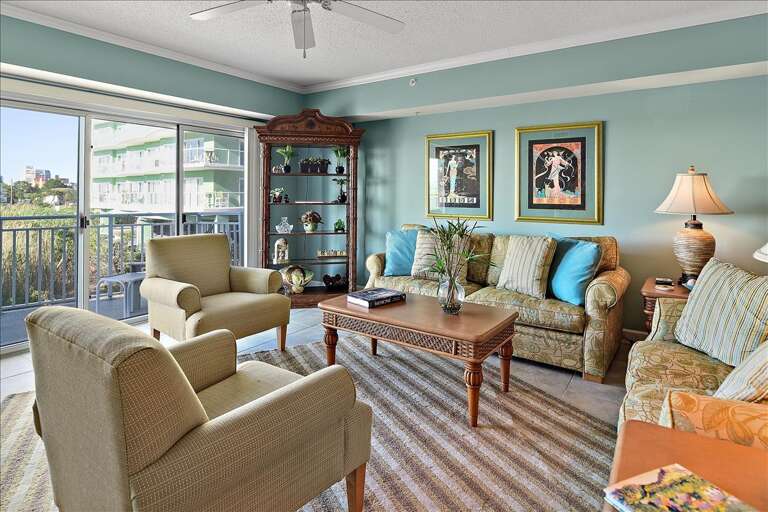 Bay One 101 - Living Area