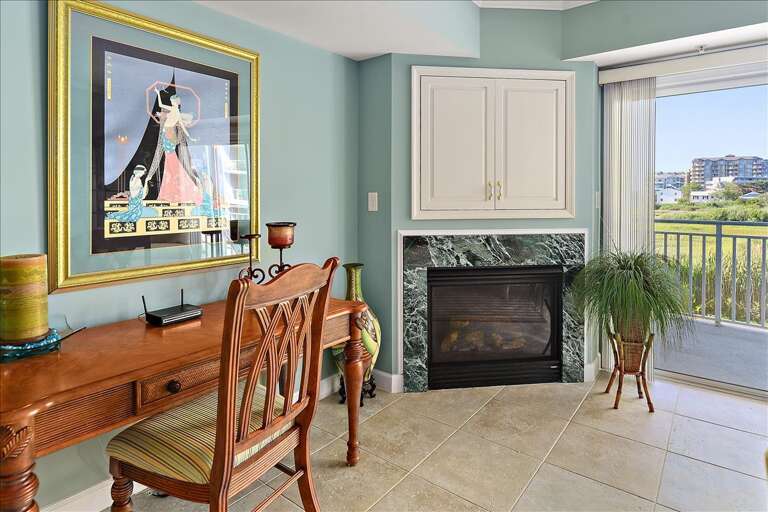 Bay One #101 Livingroom fireplace