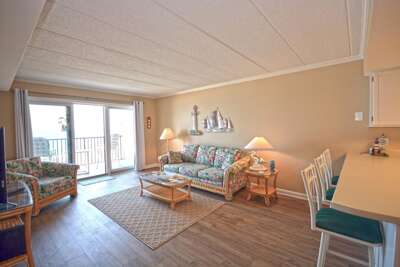 Living area at MISTY SEA 402