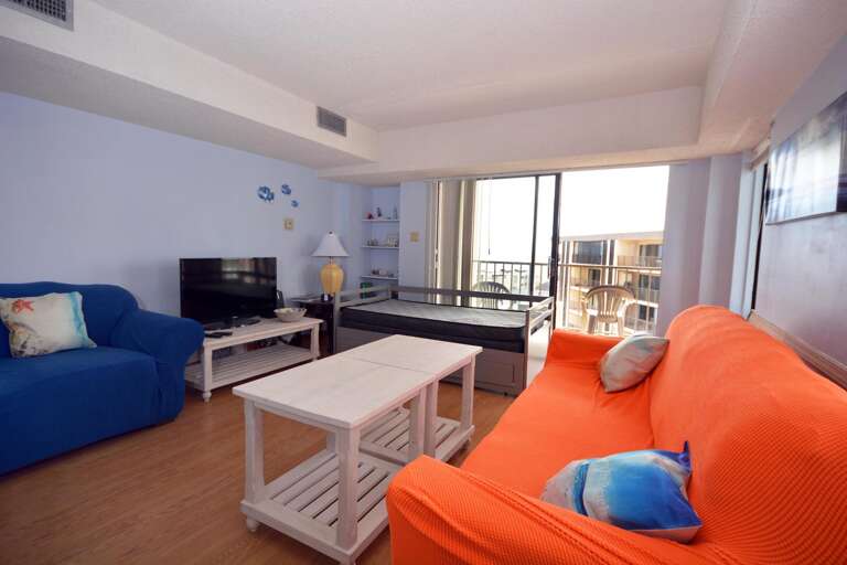 BLUEWATER EAST 901-N - LIVING-AREA