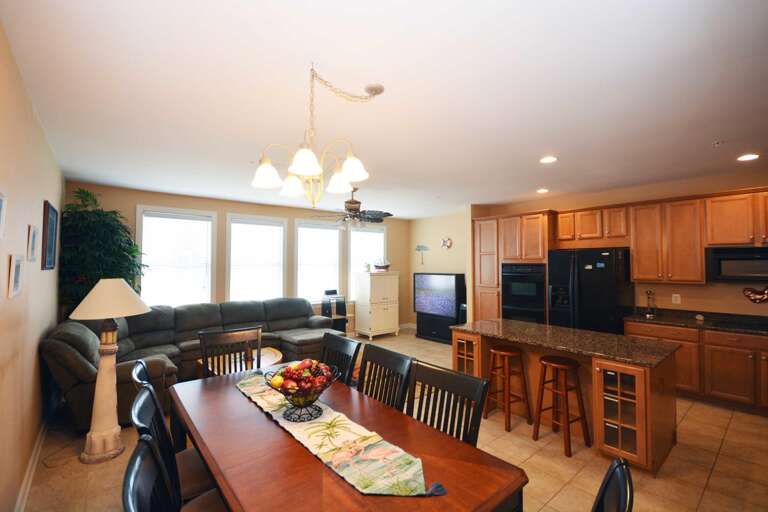29 Sunset Island Drive-Kitchen/Dining Area