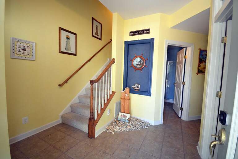 ENTRY-FOYER