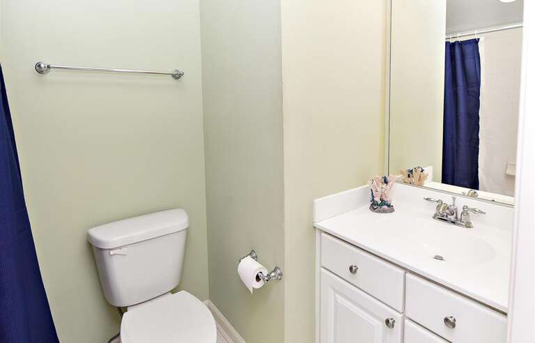 Full Bathroom on Fourth/Loft Floor Full Bathroom on Fourth/Loft Floor
