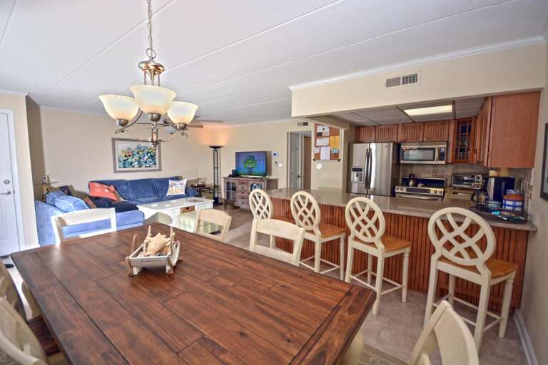 Canvasback 209 Dining area