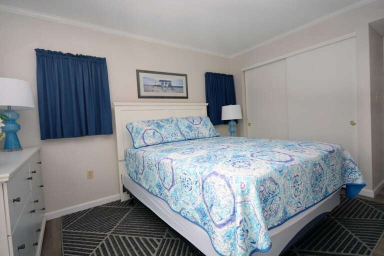 MASTER-QUEEN-BEDROOM