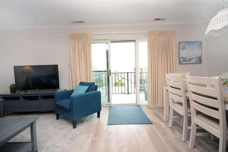 Sea Lure II 304 Living Area