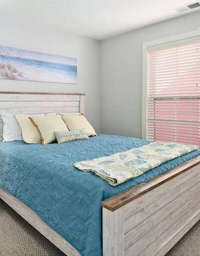 Loft Bedroom with Queen Bed