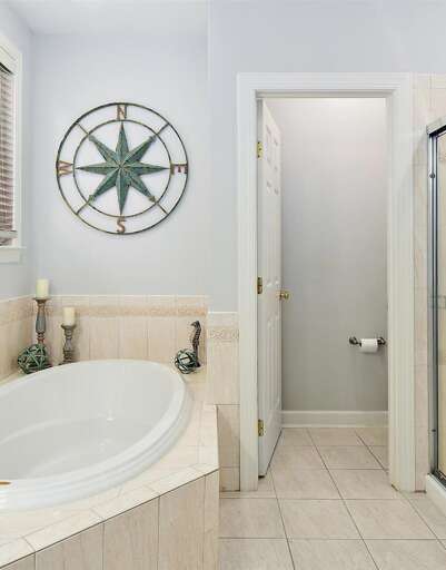 Master Bedroom Bathroom