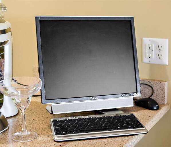 DESKTOP-COMPUTER-ON-BREAKFAST-BAR DESKTOP-COMPUTER-ON-BREAKFAST-BAR