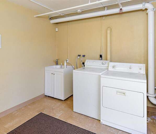 FREE-Washer-Dryer-ROOM FREE-Washer-Dryer-ROOM