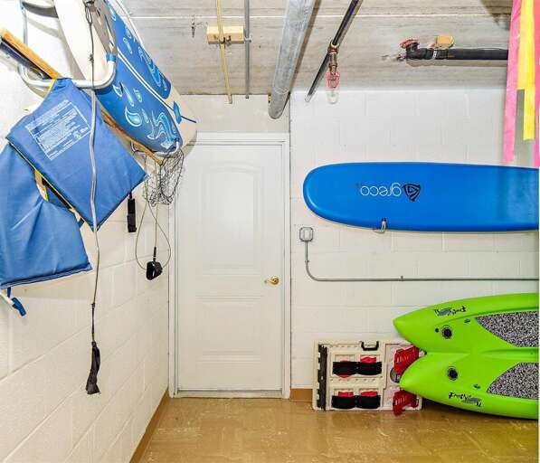GUEST-PADDLE-BOARD-STORAGE