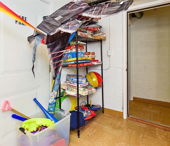 GUEST-TOY-STORAGE GUEST-TOY-STORAGE