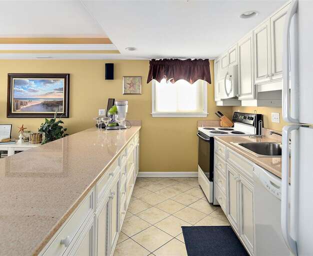 KITCHEN KITCHEN