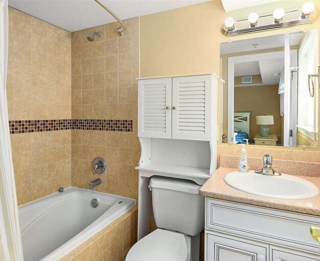 MASTER-BATHROOM MASTER-BATHROOM