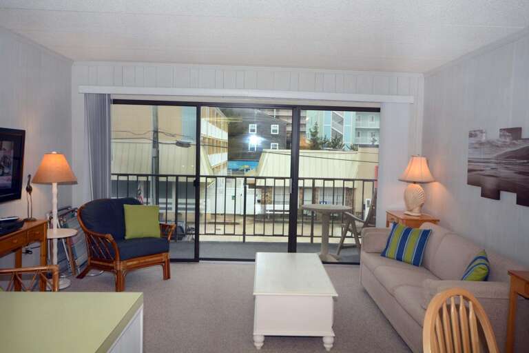 Living Room-206 Shore Lea